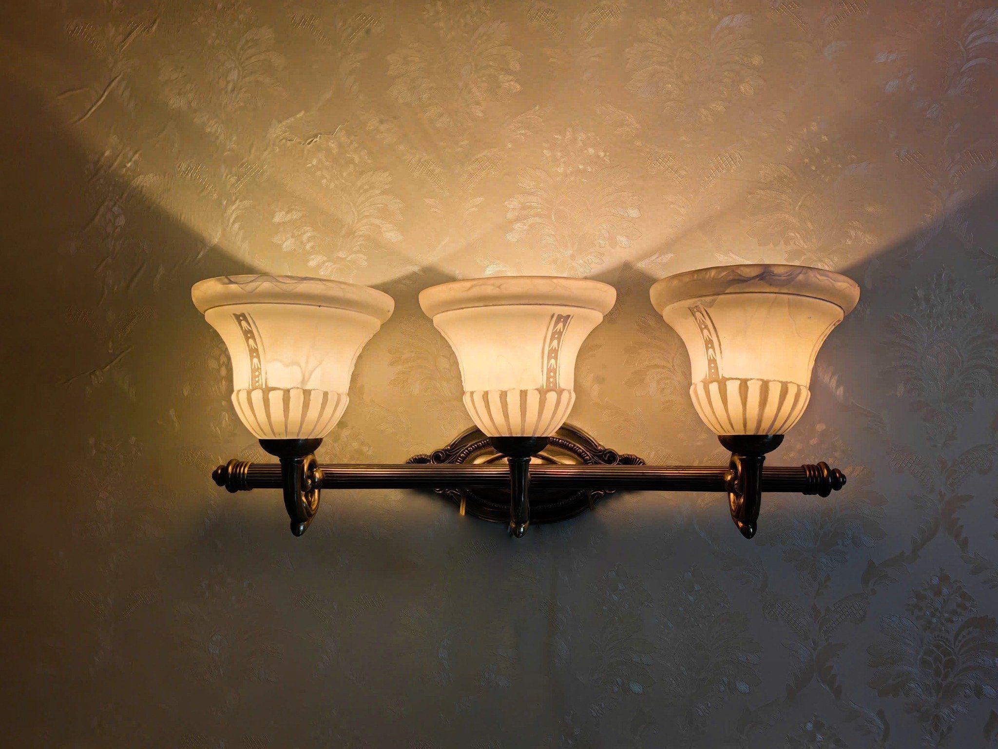 Cặp đèn tường 3 bóng cổ điển ( hàng hiếm có )