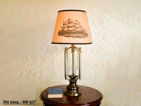  Cặp đèn kính 4 mặt chân được làm bằng đồng. hàng sưu tầm đồ xưa. 