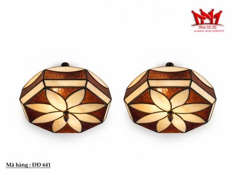  Cặp đèn ốp trần hoặc tường được làm bằng kim loại 