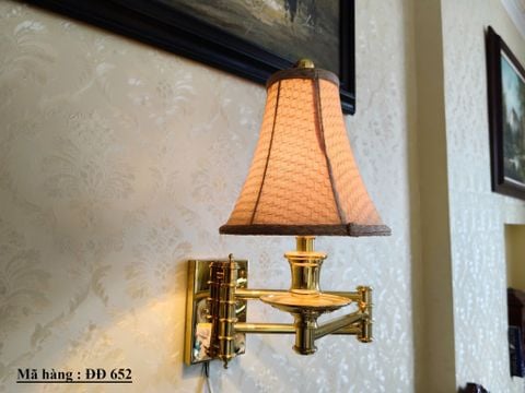  Cặp đèn ngủ gắn tường bằng đồng của Mỹ. 