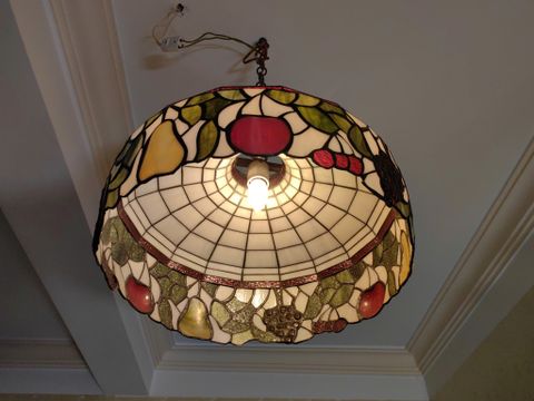  Đèn thả trần tiffany kính cổ điển của Mỹ hình trái cây màu đậm. 