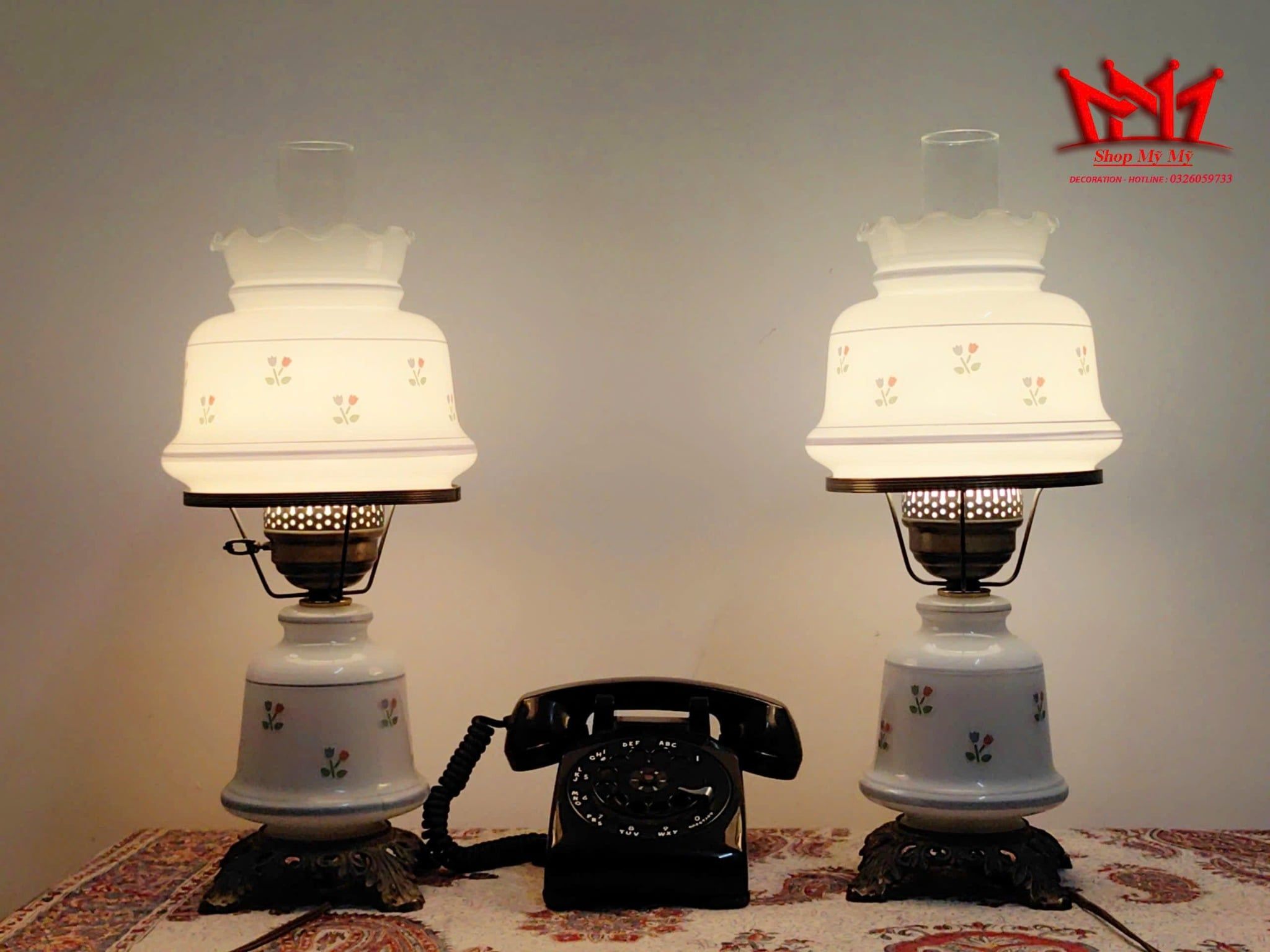 Cặp đèn HURICAN hình hoa cổ điển bằng thủy tinh