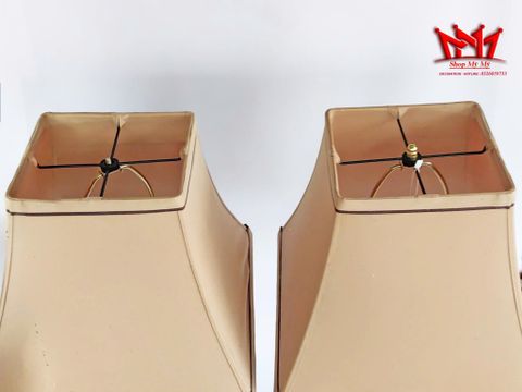  Cặp chân đèn ngủ đế vuông được làm bằng atimon chao vải. 