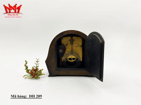  Đồng hồ lên dây 2 lỗ để bàn của Anh. 