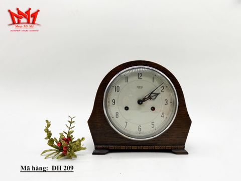  Đồng hồ lên dây 2 lỗ để bàn của Anh. 