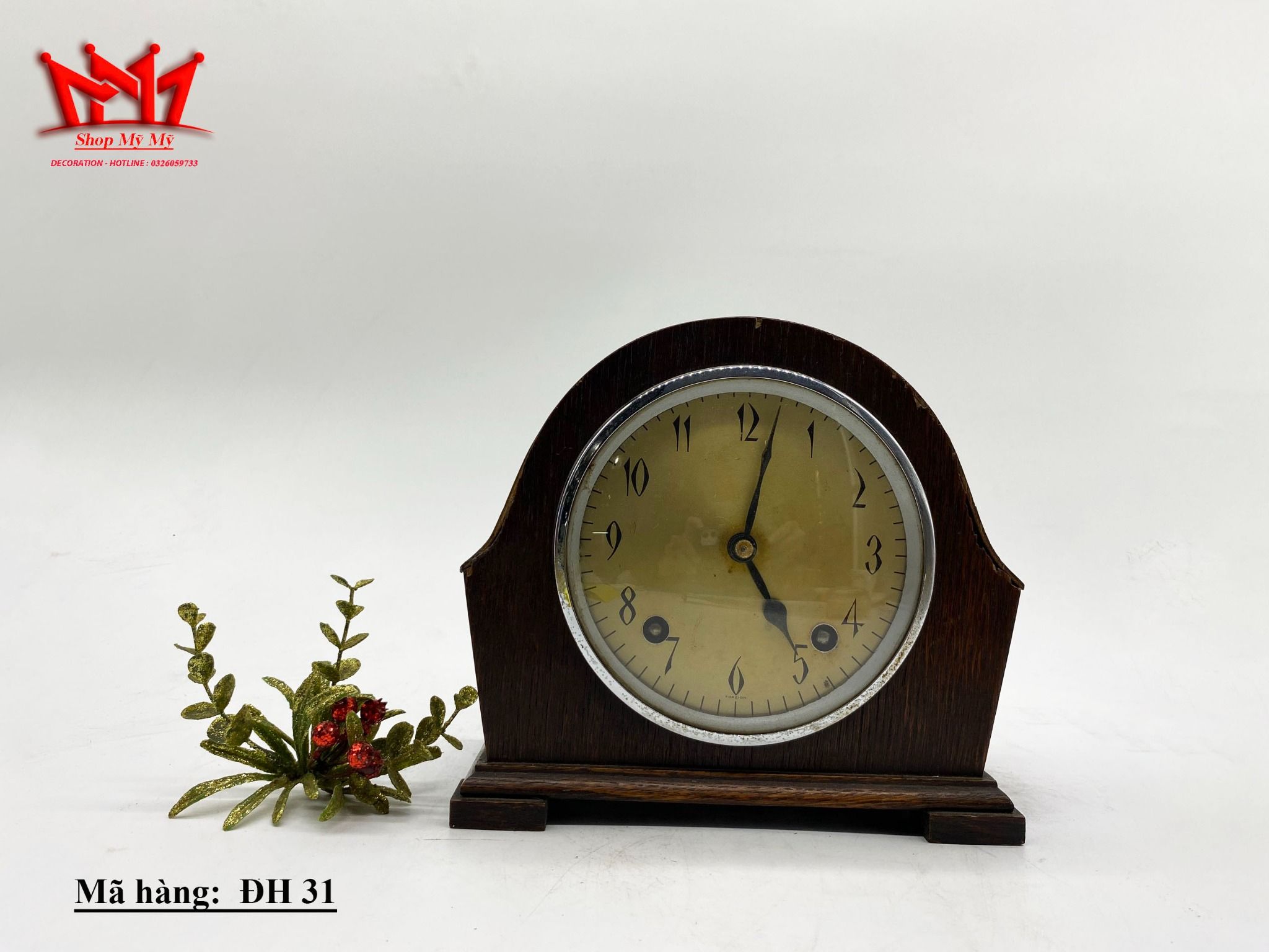 Đồng hồ lên dây 2 lỗ chuông vòng của Anh.