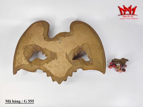  Tượng đại bàng trang trí treo tường được làm bằng gỗ của Mỹ. 