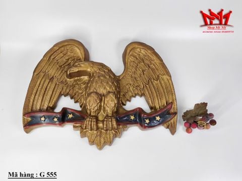  Tượng đại bàng trang trí treo tường được làm bằng gỗ của Mỹ. 