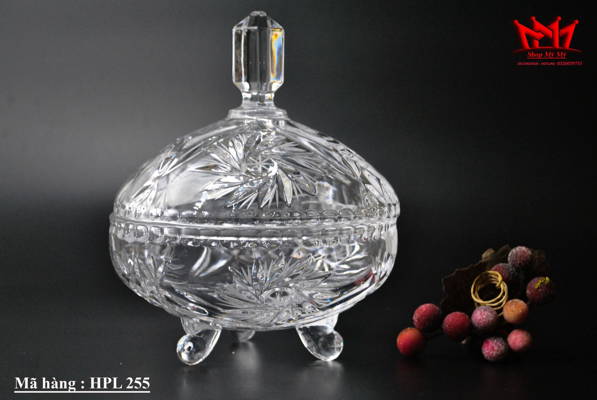 Hủ pha lê có 3 chân họa tiết mài dùng để đựng kẹo, bánh mứt .