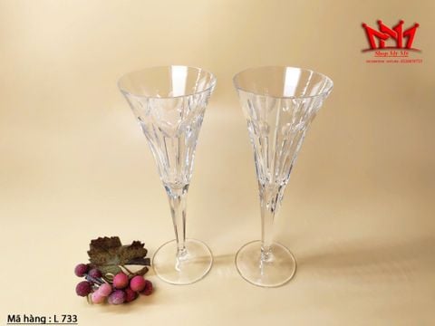  Cặp ly pha lê từ thương hiệu Waterford. 