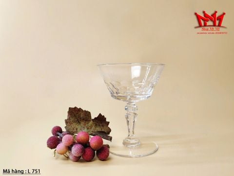  Bộ 4 ly rượu sâm panh cổ điển. 