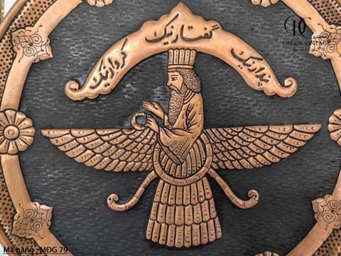  Tranh trang trí treo tường được làm bằng đồng đỏ biểu tượng Faravar Zoroastrian của Ba Tư xưa. 