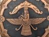 Tranh trang trí treo tường được làm bằng đồng đỏ biểu tượng Faravar Zoroastrian của Ba Tư xưa.