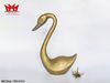 Tượng thiên nga lớn được làm bằng đồng .