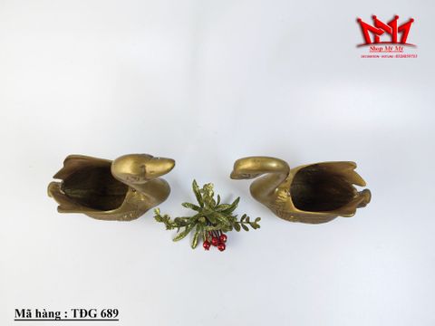  Cặp thiên nga trang trí bằng đồng, có thể cắm hoa. 