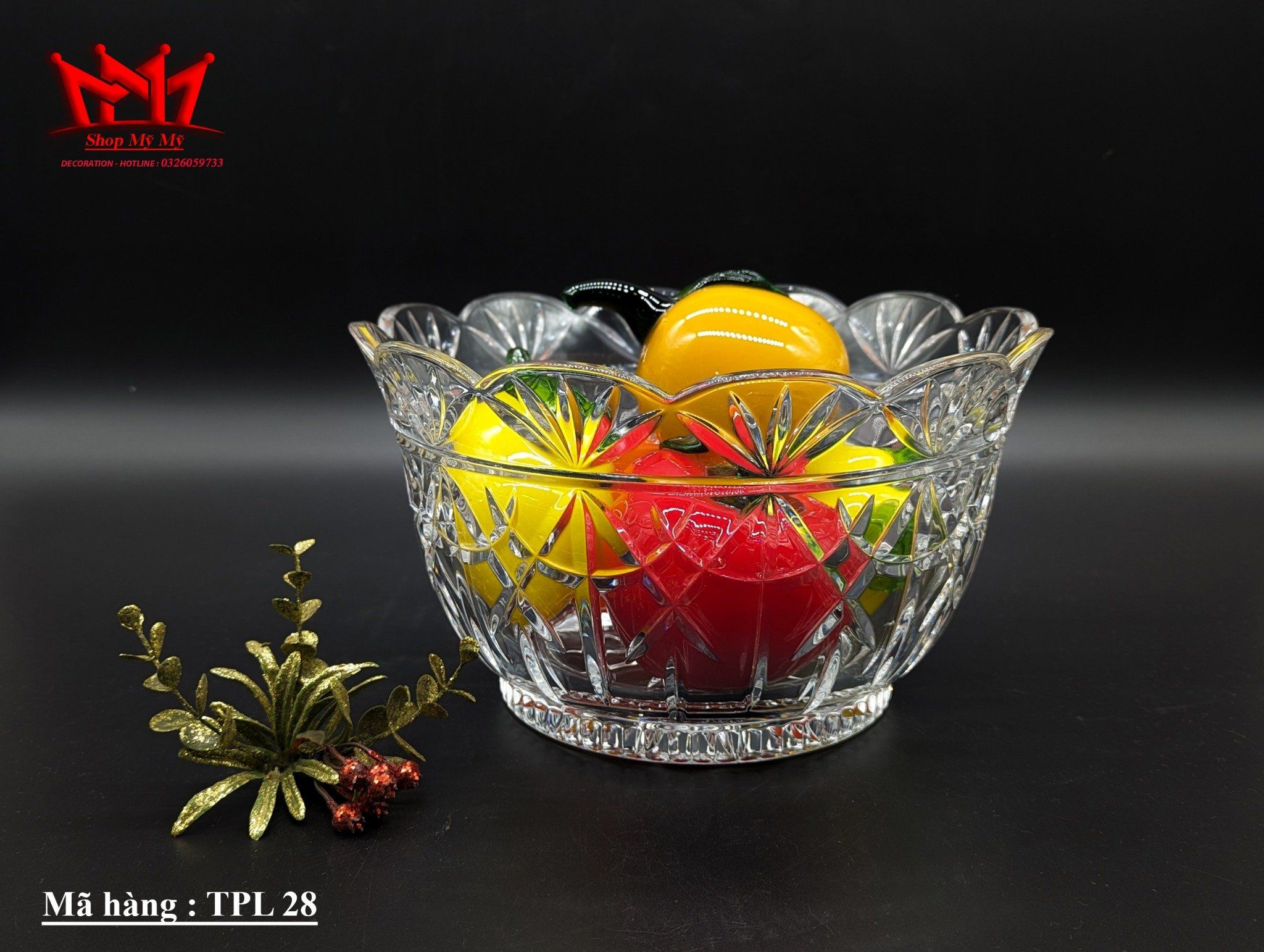 Tô pha lê đựng thức ăn từ Fifth Avenue Crystal .Ba Lan