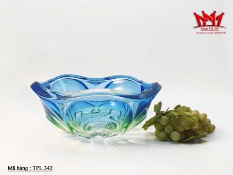  Tô thủy tinh nghệ thuật nhập khẩu từ Đức, mang phong cách sang trọng và tinh tế. 