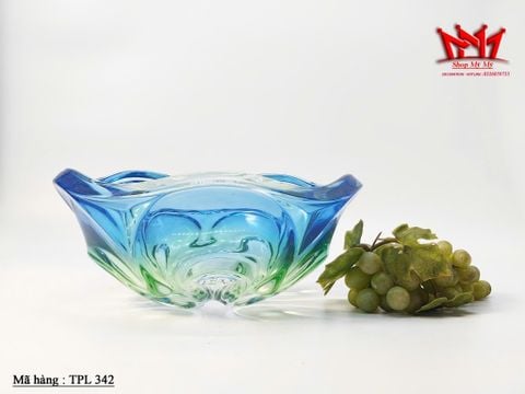  Tô thủy tinh nghệ thuật nhập khẩu từ Đức, mang phong cách sang trọng và tinh tế. 