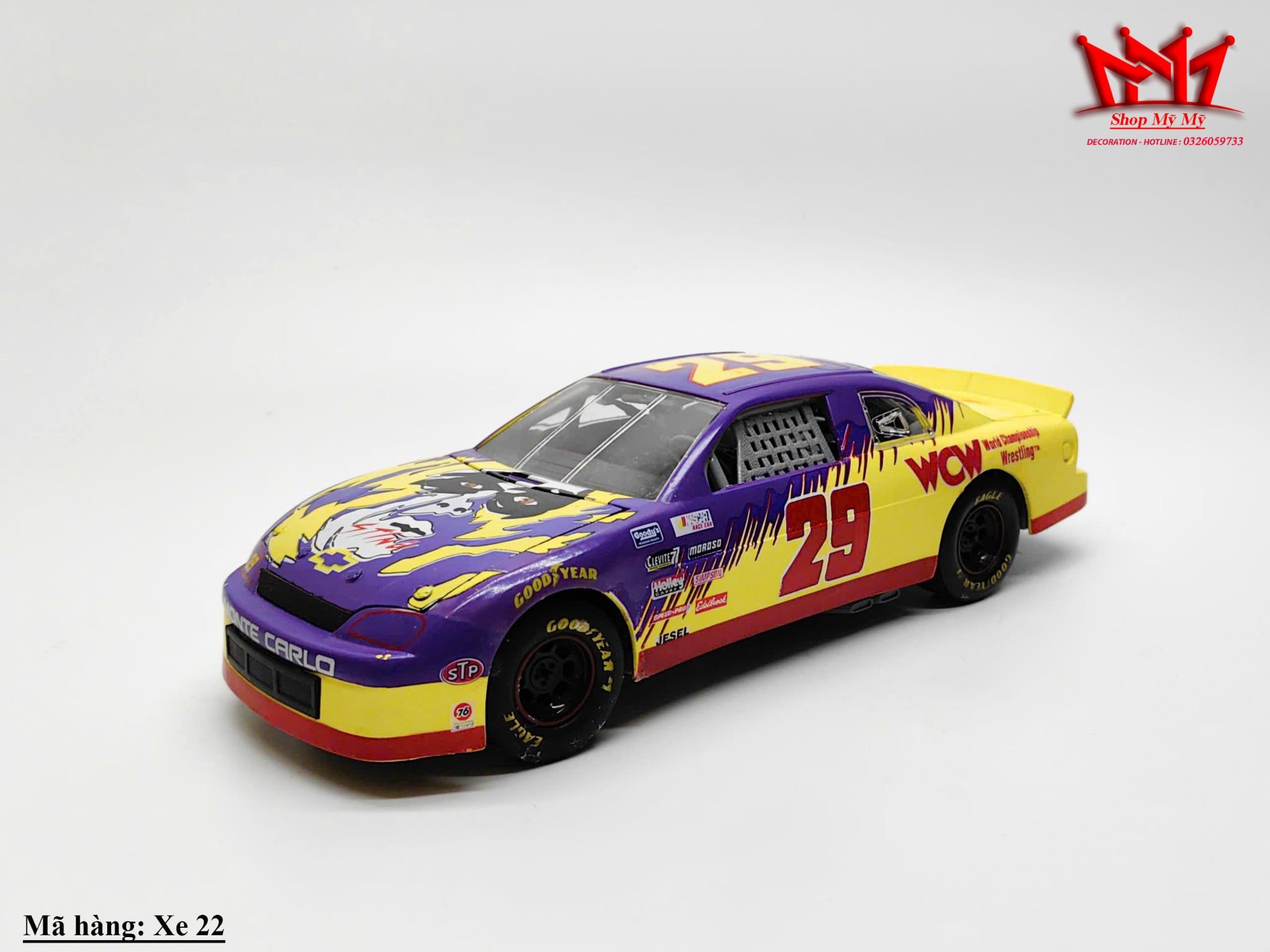 Mô Hình Xe Đua NASCAR Chevrolet Monte Carlo WCW Sting