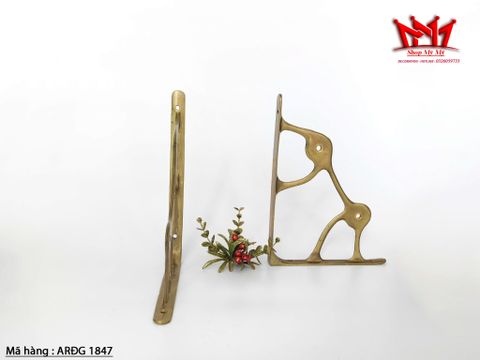  Cặp kệ bằng đồng gắn tường 2 bên. 