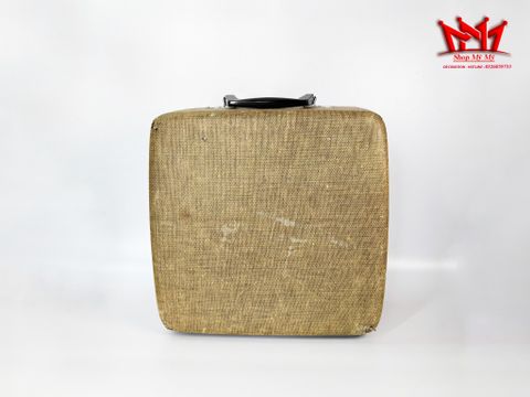  Máy đánh chữ Royal Quiet De Luxe cổ điển với máy đánh chữ The Magic (Trade Mark) Margin. 