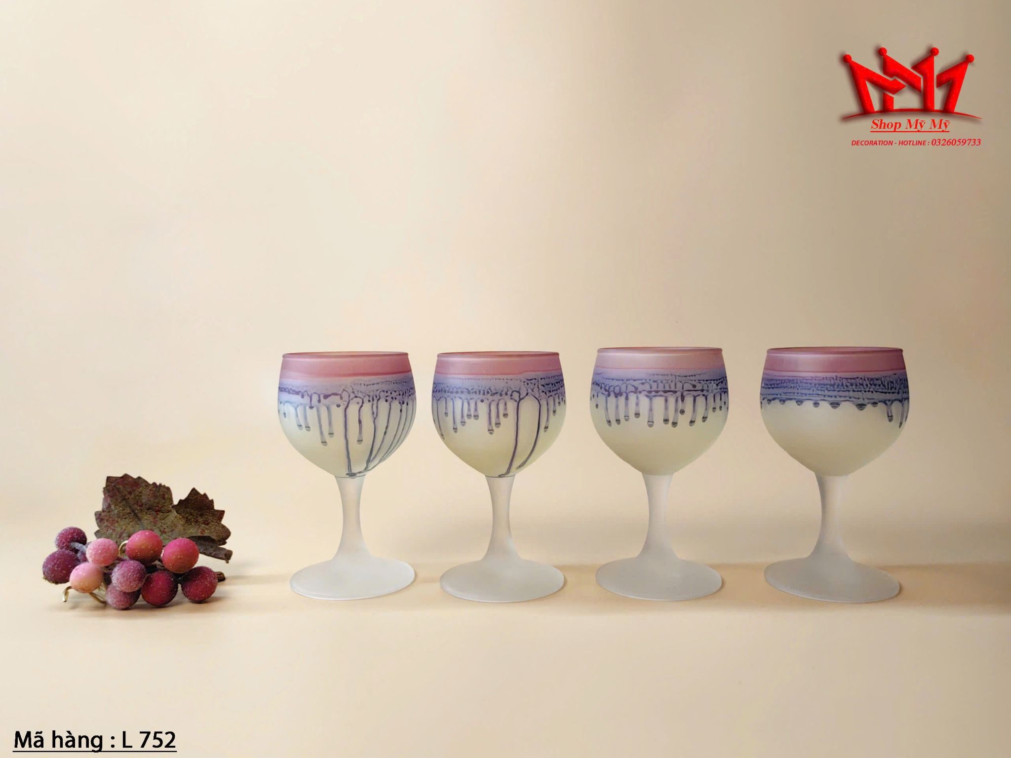 Ly rượu vang Rueven Glass Art Nouveau cổ điển.