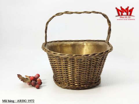  Chiếc giỏ đan được làm bằng đồng rất đẹp . 