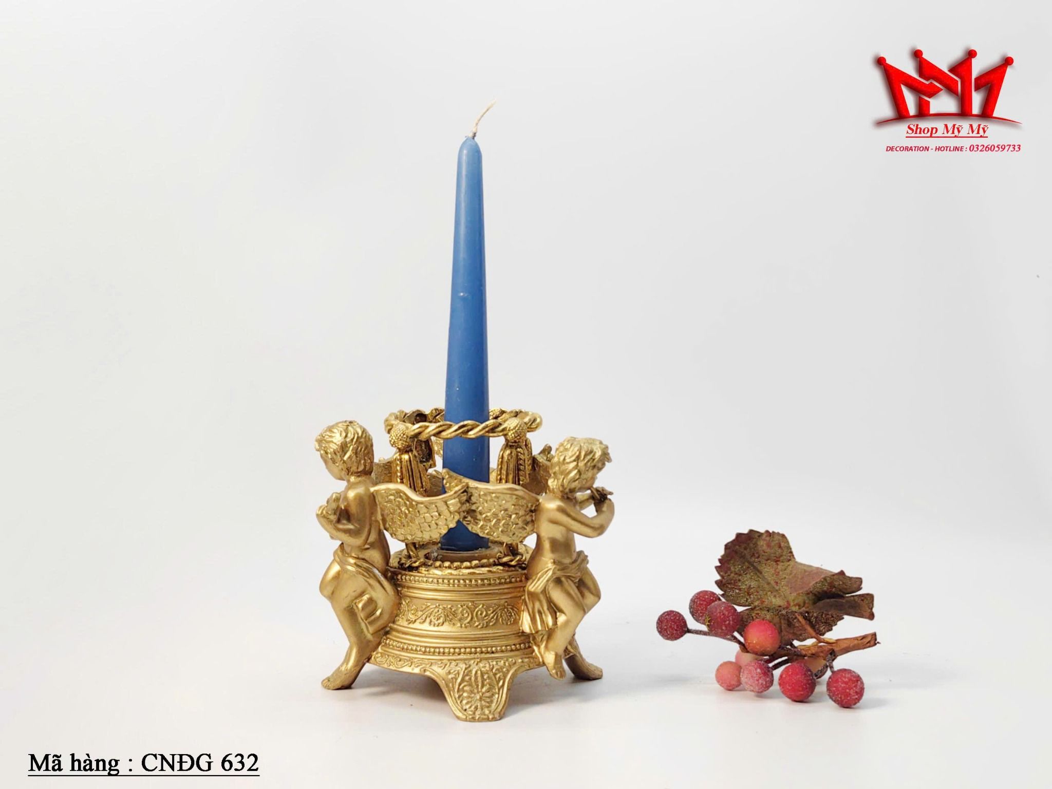 Cặp chân nến hình thiên thần màu vàng, vẻ đẹp cổ điển