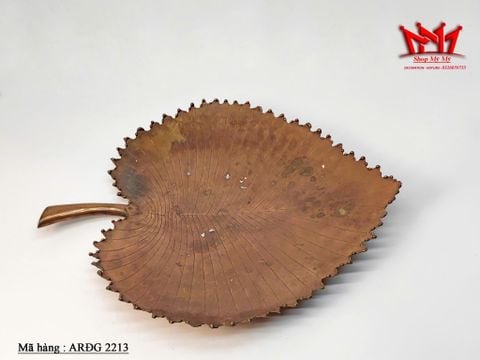  Chiếc khay đồng hình lá sen dùng để trang 