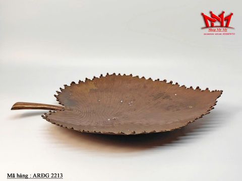  Chiếc khay đồng hình lá sen dùng để trang 