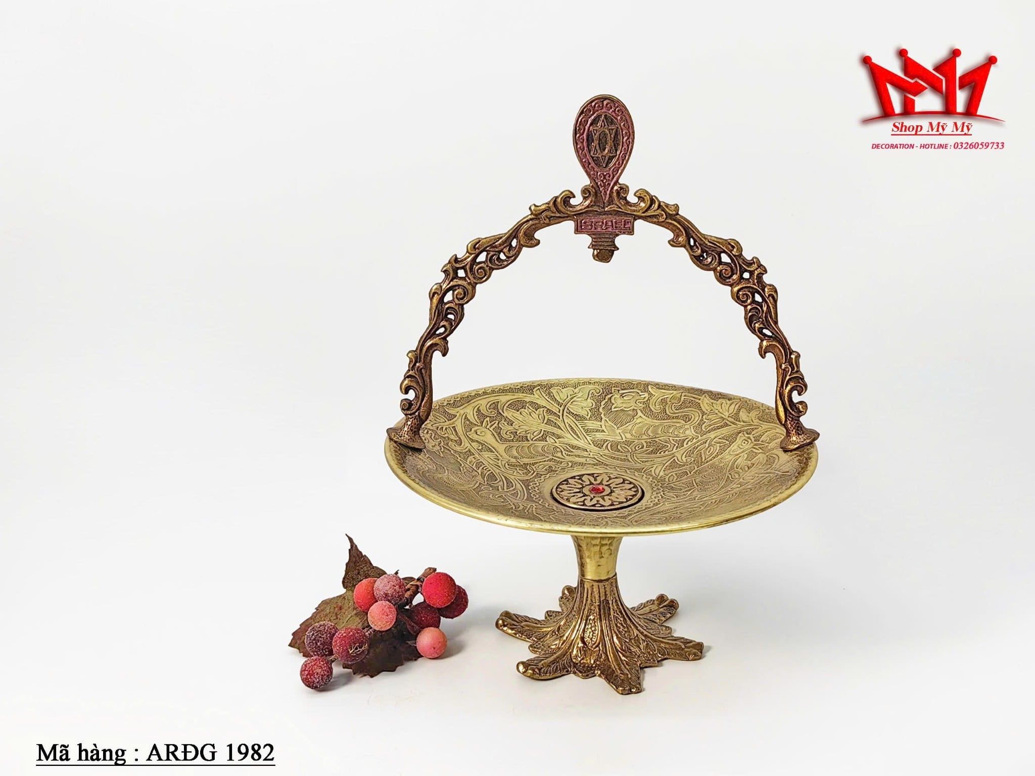 Đĩa đựng trái cây bằng đồng có chân đế cao và quai sách