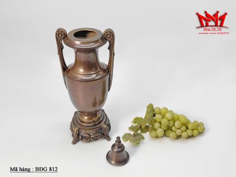  Bình hoa bằng đồng thau có quai cầm 2 bên 