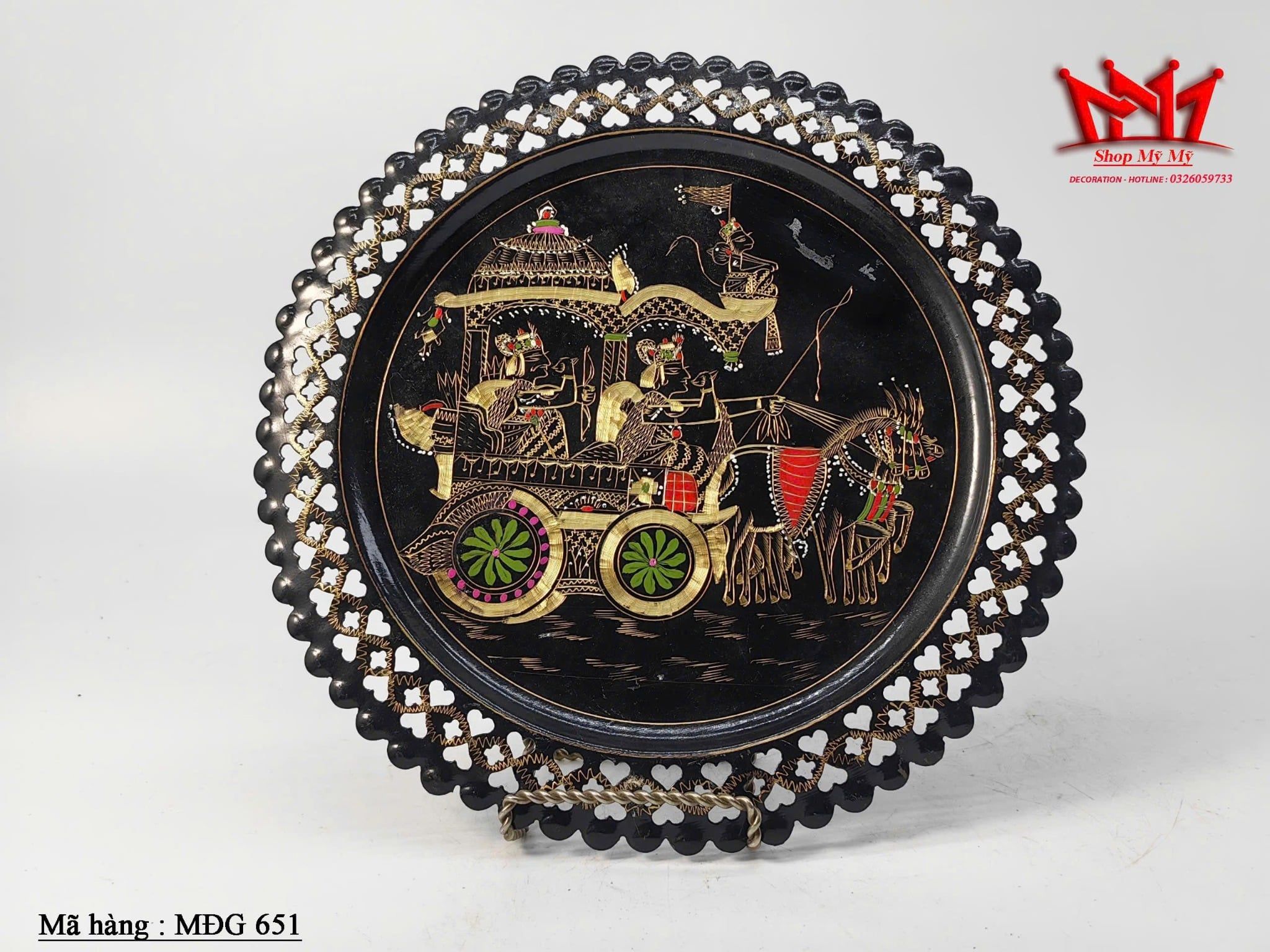 Chiếc mâm bằng đồng kiểu Á Đông độc đáo, cổ điển