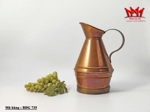  Bình đựng nước bằng đồng đỏ có quai cầm cổ điển 