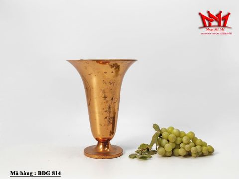  Chiếc bình hoa bằng đồng đỏ thường dùng trong nhà thờ 