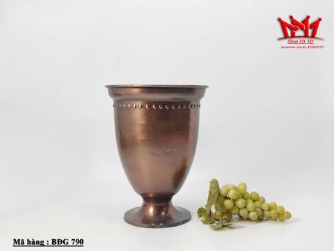  Chiếc bình bằng đồng trang trí cổ điển 