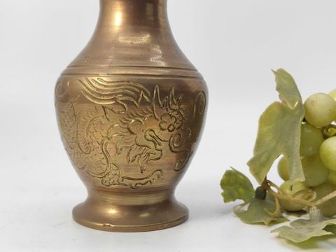  Bình đồng chạm khắc hình rồng trang trí cổ điển 