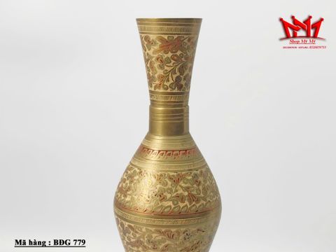 Bình hoa bằng đồng thau cổ điển với họa tiết hoa văn chạm khắc tinh xảo 