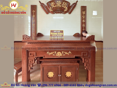 Bàn Thờ Kết Hợp Cuốn Thư Câu Đối Gỗ Tự Nhiên – Mẫu Đẹp Nhất 2026 BT228