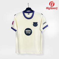 Áo đá bóng Barcelona sân khách 2025 - 2026 màu kem