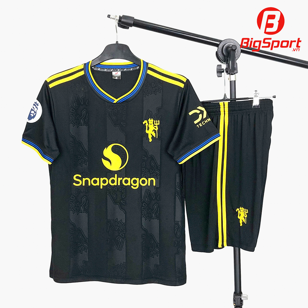 Áo đá bóng MU sân khách mùa giải 2025-2026 màu đen