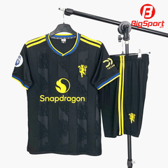 Áo đá bóng MU sân khách mùa giải 2025-2026 màu đen