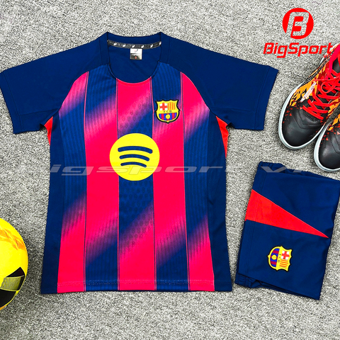 Áo đá bóng trẻ em Barcelona sân nhà mùa giải 2025-2026