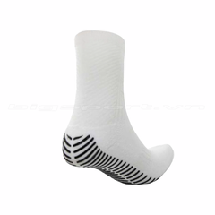 Vớ đá bóng chống trượt ngắn BE ON