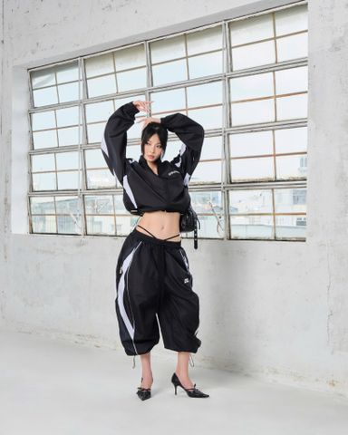  Jacket Degrey màu ĐEN TRẮNG THÊU LOGO ATHLETE áo khoác dù thể thao - JKLOGODETRA 