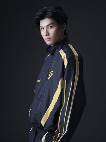  Jacket Degrey màu ĐEN VÀNG THÊU LOGO ATHLETE áo khoác dù thể thao - JKLOGOVANG 