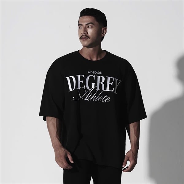  Áo Thun màu ĐEN THÊU logo Degrey DECADE màu TRẮNG kiểu dáng rộng Athlete - OVSDECADE 