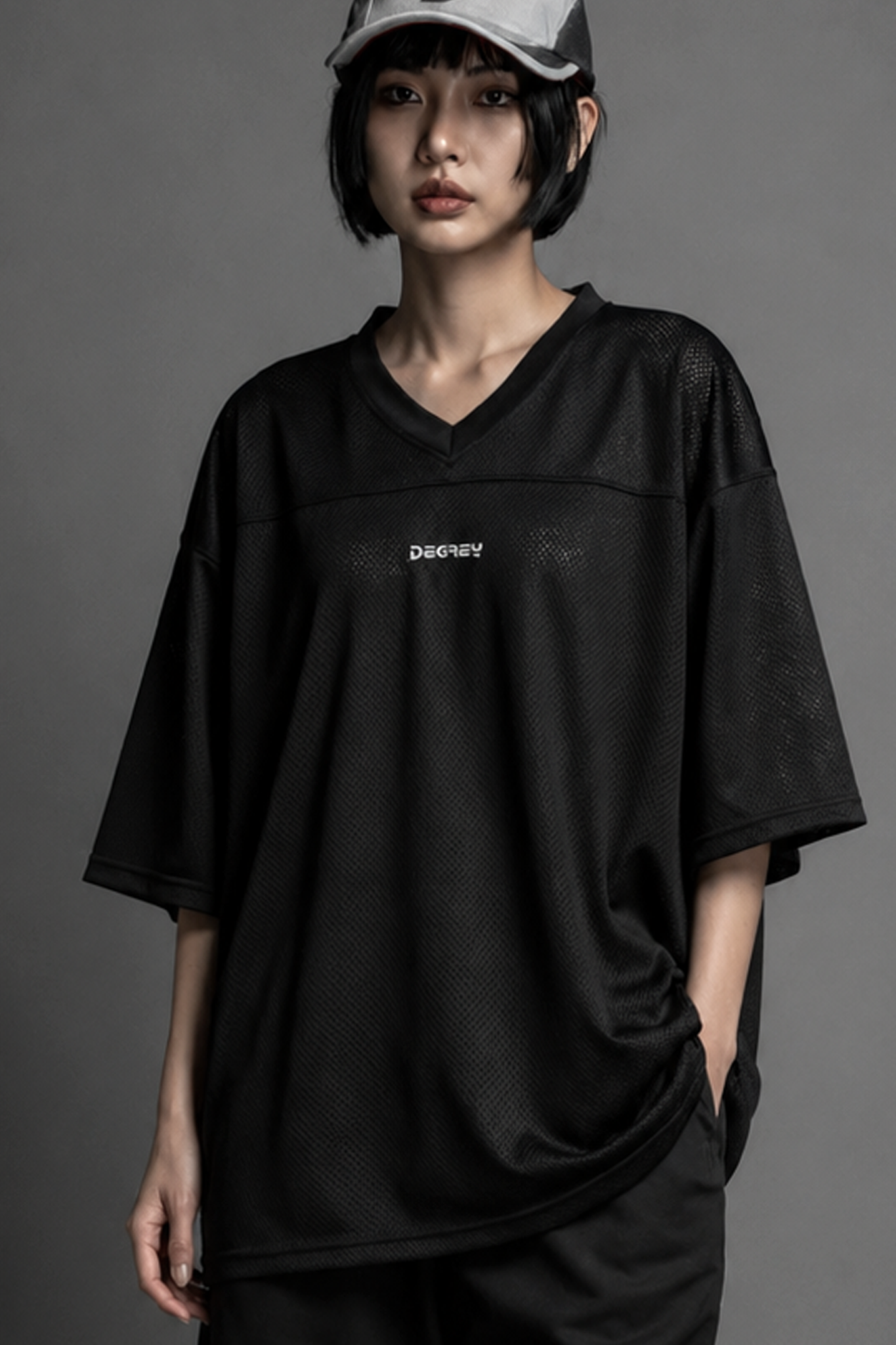  Áo thun thể thao màu ĐEN Degrey Jersey BASIC 84 cổ tim - JERBADEN 