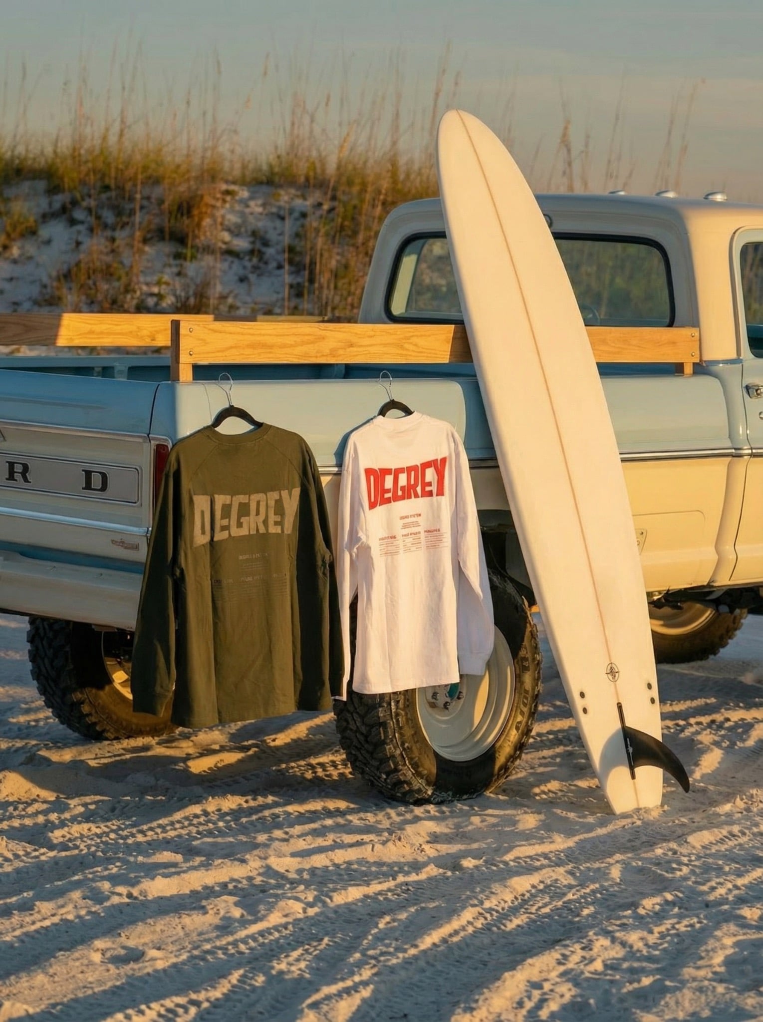  Áo Thun tay dài màu WHITE logo Degrey màu ĐỎ kiểu dáng rộng Athlete - OVSLONGTRANG 