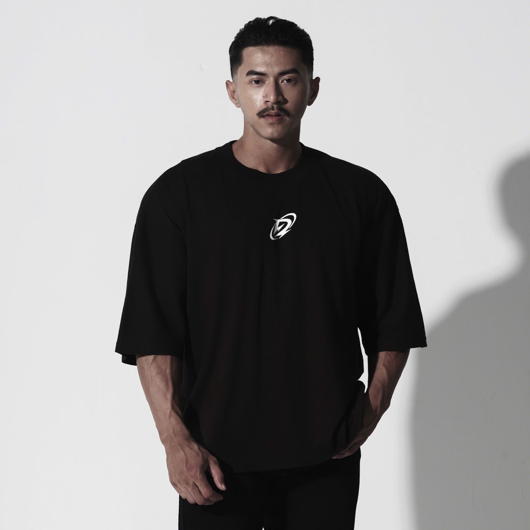  Degrey Korea Japan áo thun màu đen kiểu dáng rộng in hình logo - OVSLOGO 